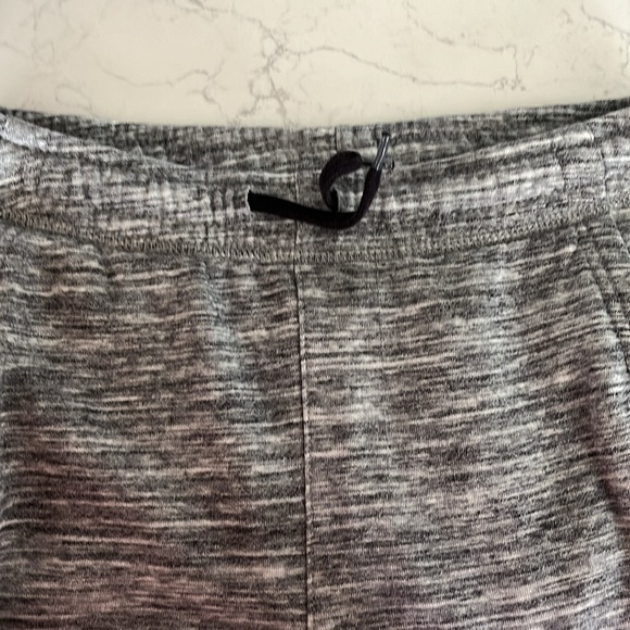 Boys Old Navy Joggers - Picture 6 of 6
